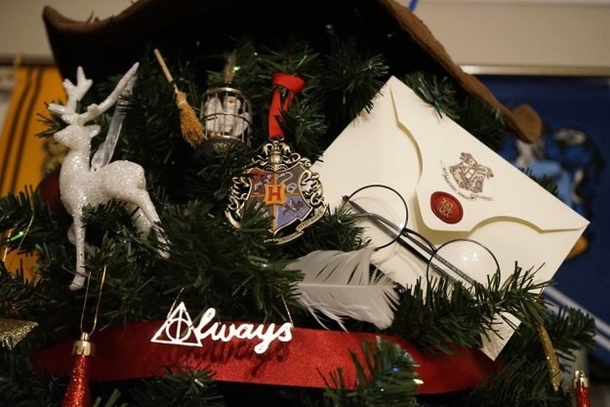 People Are Loving This Incredible Harry Potter-Themed Christmas Tree - picture 3