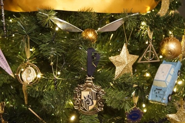 People Are Loving This Incredible Harry Potter-Themed Christmas Tree - picture 4