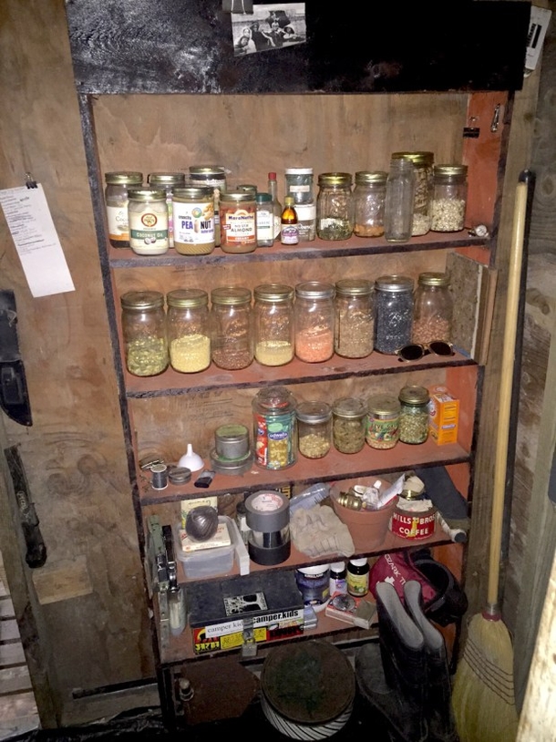 PICS: Forest Ranger Spots Hidden Cabin In Woods, Finds Creepy Mystery Inside - picture 5