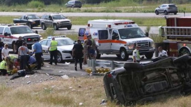 Picture Of What Firefighter Was Doing At Scene Of Brutal Car Crash Goes Viral (Photo) - picture 2