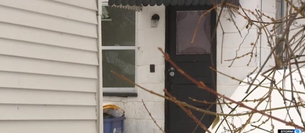 Police Arrest An 11-Year-Old Girl At Gunpoint Just For Walking Out Of Her Home - picture 2