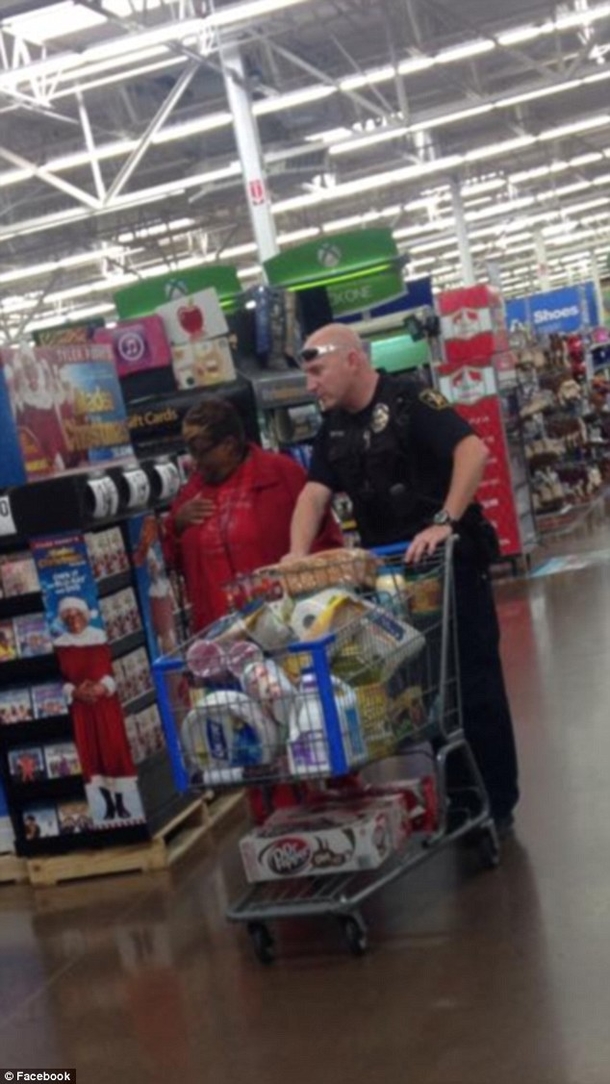 Police Officer’s Welfare Check On Elderly Woman Takes An Unexpected Turn - picture 2
