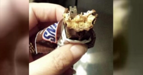 Police Urge Parents To Check Candy After Teen Finds Razor In Snickers Bar - picture 2