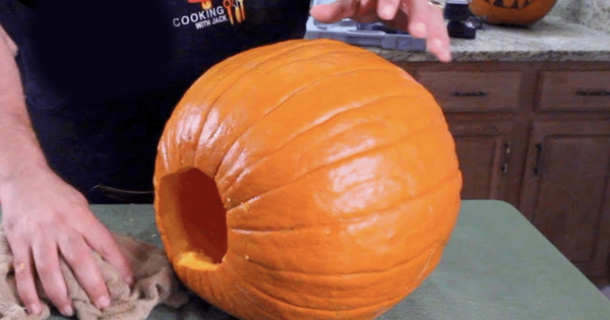Quick & Spooky: 2-Minute Pumpkin Cleaning Hack for Halloween! - picture 2