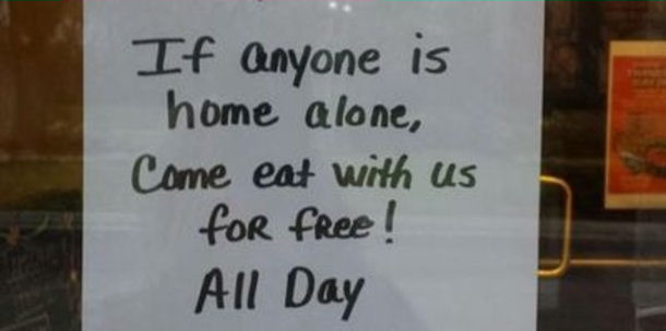 Restaurant Bombarded After Posting Unusual Thanksgiving Sign On Door, Proves BIG Issue - picture 3