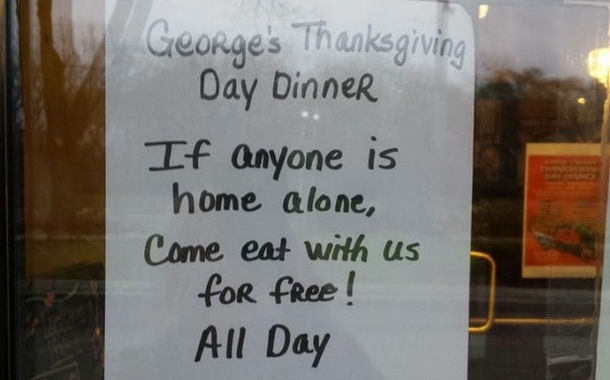 Restaurant's Special Thanksgiving Sign Quickly Goes Viral (Photo) - picture 3