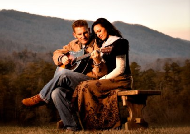 Rory Feek Drops Off Daughter Indy With Friend, Then Returns And Is Handed Unexpected Envelope - picture 2