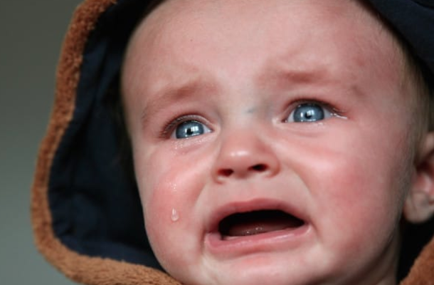 Rude Stranger Tells Mom To “Shut Her Baby Up,” Then Stranger’s Dad Puts Him In His Place - picture 2
