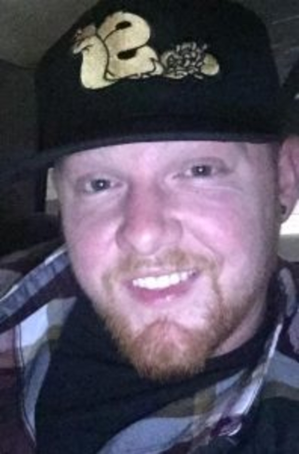Rude Teen Mocks Elderly Veteran Crying Until Unlikely Hero Steps In, His Response Has Gone Viral Over 50,000 Times - picture 2