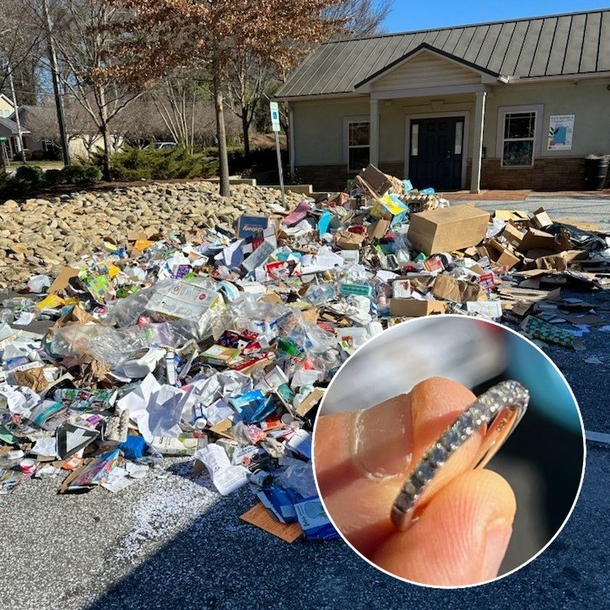 Sanitation Crew Dumps Full Truck On Ground To Look For A Woman's Diamond Ring - picture 2