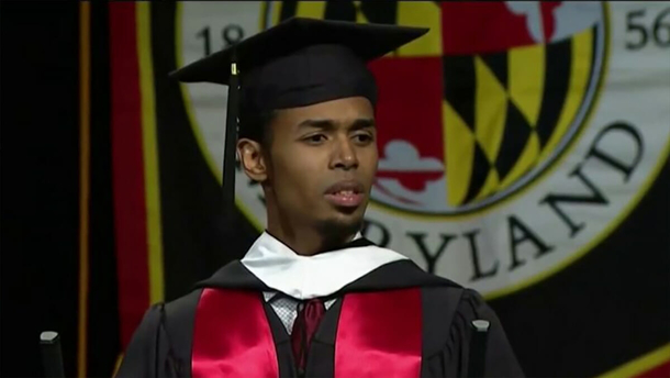 Sanitation worker whose mom abandoned him at 8-years-old left is accepted to study at Harvard Law - picture 5