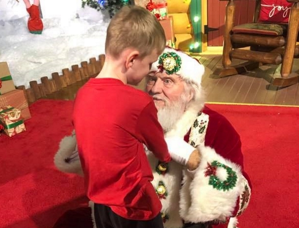 Santa Asks Blind Boy What He Wants, Hears 4 Words That Leaves Him Teary Eyed - picture 3