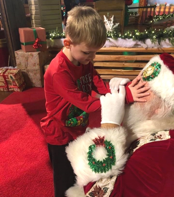 Santa Asks Blind Boy What He Wants, Hears 4 Words That Leaves Him Teary Eyed - picture 4