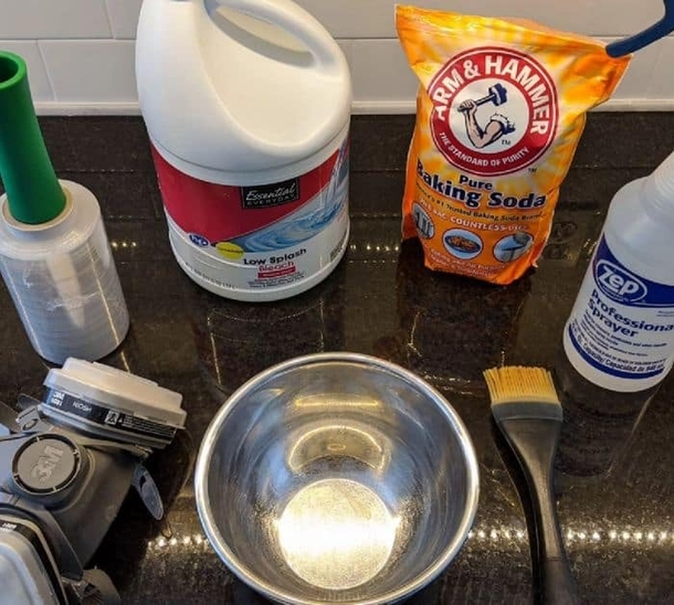 Say Goodbye to Moldy Caulk with This Insanely Easy Cleaning Hack! - picture 2