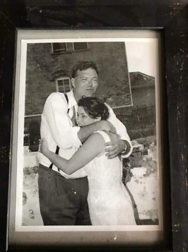 Say Hello to the Mother who scattered her husband’s ashes across U.S. and taught her daughters resilience - picture 2