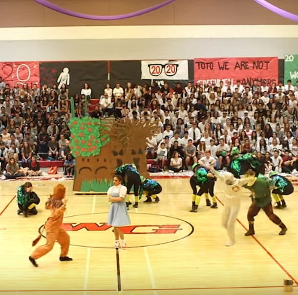 School Dance Team Uses "Wizard Of Oz" Theme To Turn Boring Pep Rally Into Amazing Viral Sensation - picture 4