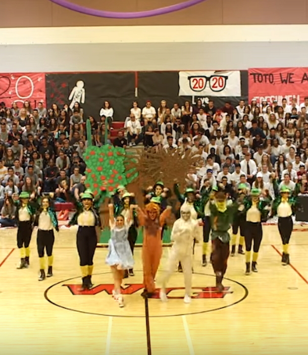 School Dance Team Uses "Wizard Of Oz" Theme To Turn Boring Pep Rally Into Amazing Viral Sensation - picture 5