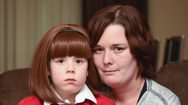 School Refuses To Change Mind About Girl's Wig Even After Finding Out What's Underneath It - picture 3