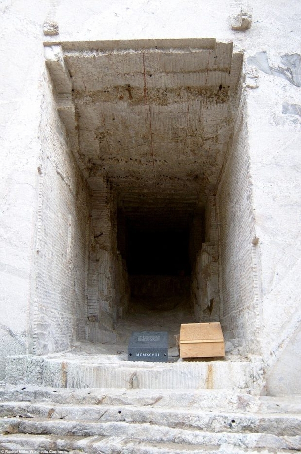 Secret Room Found Behind Face On Rushmore Hid Shocking Find Inside - picture 4