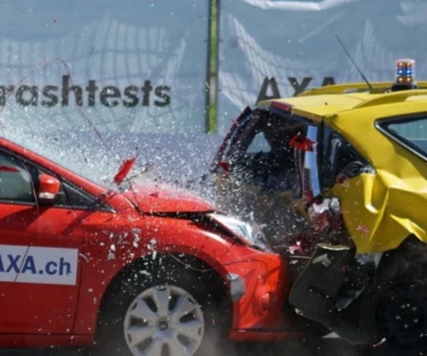 Semi truck crushes woman’s car into cube. Rescuers arrive and learn that the driver crawled out - picture 3