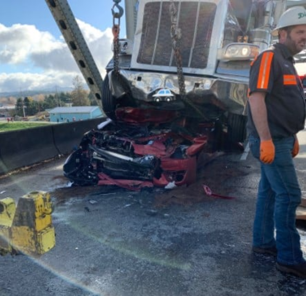 Semi truck crushes woman’s car into cube. Rescuers arrive and learn that the driver crawled out - picture 6