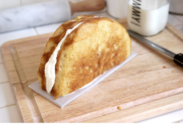 She Baked A Cake And Cut It In Half. Now Watch What Is Done Before She Frosted It! - picture 5