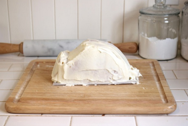 She Baked A Cake And Cut It In Half. Now Watch What Is Done Before She Frosted It! - picture 7