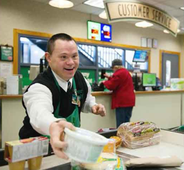 She calls the employee a “retard.” What happens next is soo embarrassing — for her - picture 2