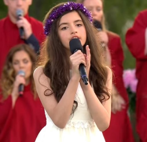 She Chose To Sing An Elvis Classic, However No One Knew She'd Sound Exactly Like Him! - picture 3