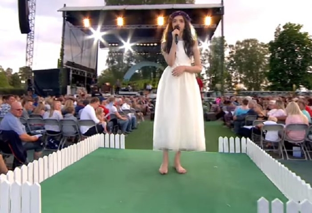 She Chose To Sing An Elvis Classic, However No One Knew She'd Sound Exactly Like Him! - picture 4