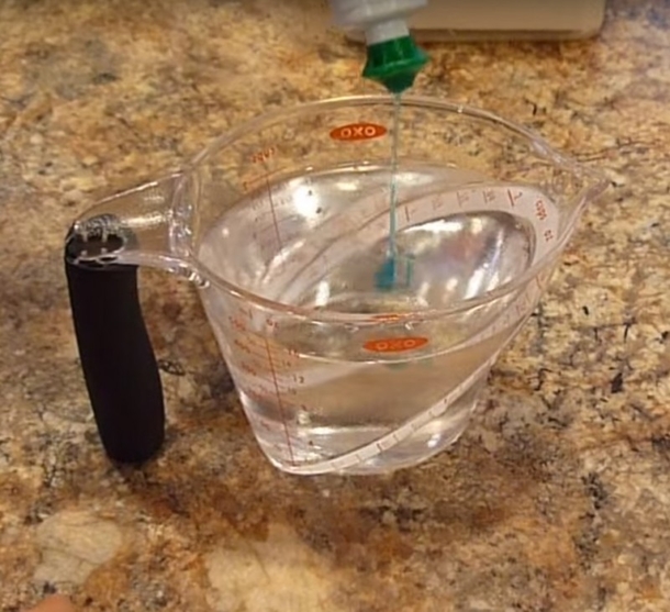 She Cut This Paper Towel, Suddenly It Was Soaking Wet. The Reason Why Is Pure Genius... - picture 6