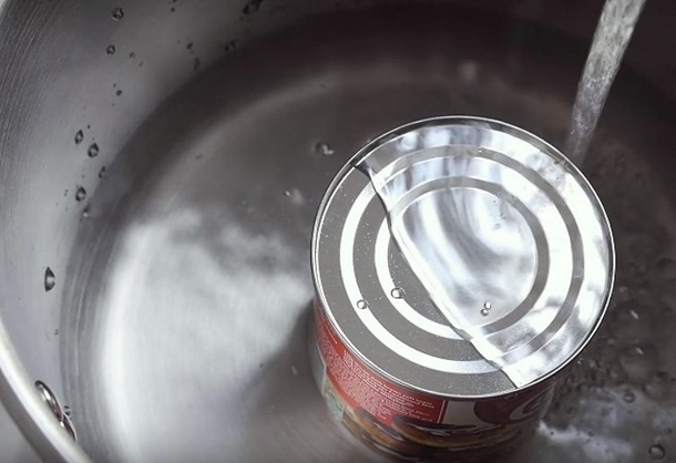 She Drops A Can Of Milk In Pot Of Boiling Water & Waits. The Result Is A Creamy Dessert You'll Love - picture 2