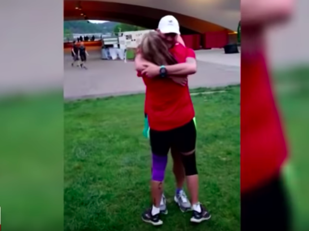 She Gave Her Child Up For Adoption 35 Years Ago. Then She Realizes Who Is Standing Behind Her - picture 5