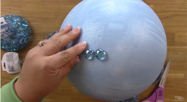 She Glued Marbles To A Foam Ball. What She Makes? WOW! Now She Keeps It Outside And It's Amazing! - picture 7