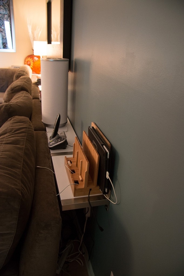 She Hangs A Few IKEA Shelves On The Wall, Then She Did THIS With The Couch. Brilliant! - picture 6