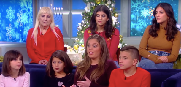 She Lost Both Her Parents To Cancer, Decides To Step Up To Save Her 5 Siblings From Being Taken Away - picture 5