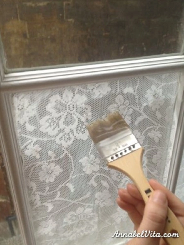 She Paints Her Window With CORNSTARCH, Then Grabs THIS! Now It’s Private AND Sunny! - picture 3