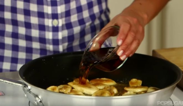 She Places Bananas In A Frying Pan, Then Pours THIS Over To Create A Sizzling Treat. Delicious! - picture 4