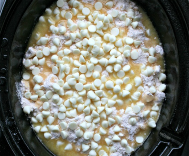She Put Cake Mix In This Slow Cooker, The Result? My Mouth Is Watering Right Now! - picture 3