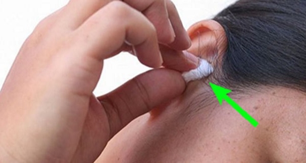 She Put VapoRub On A Cotton Swab And Put It In Her Ear. The Results? Incredible! - picture 8