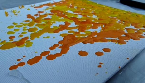 She Puts Crayons Into A Hot Glue Gun And Uses It For THIS... AMAZING! - picture 6