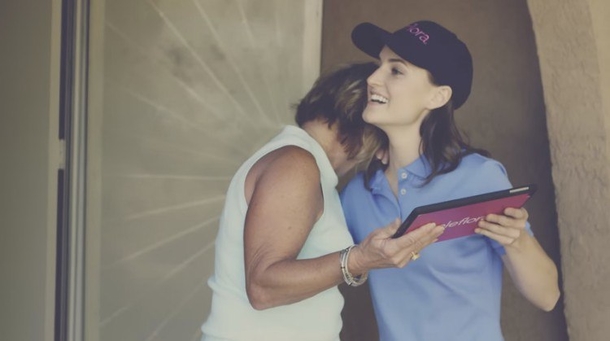 She Raised This Navy Commander On Her Own. Years Later, He Plans This For Mother's Day, And We're All Crying - picture 2
