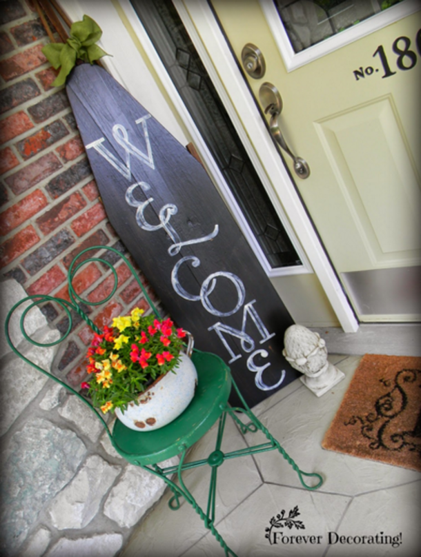 She Removed The Cover From Her Old Ironing Board And Moved It In The HALLWAY! Now It's Used As... - picture 12