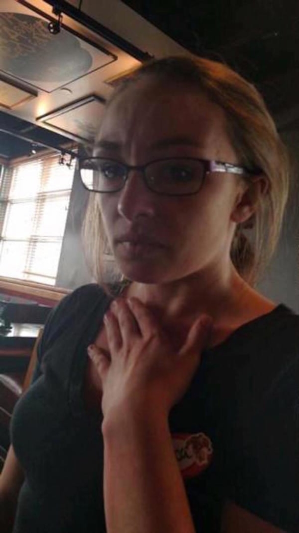 She Seats 9 Cops In Her Section But Then This Waitress Realizes Something VERY Wrong... - picture 2