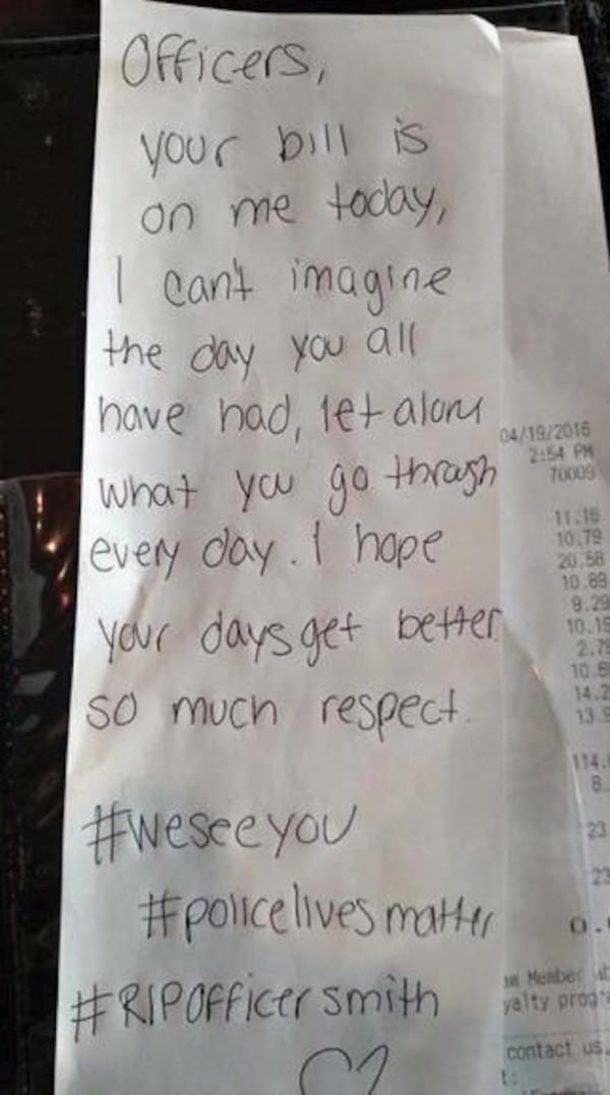 She Seats 9 Cops In Her Section But Then This Waitress Realizes Something VERY Wrong... - picture 4