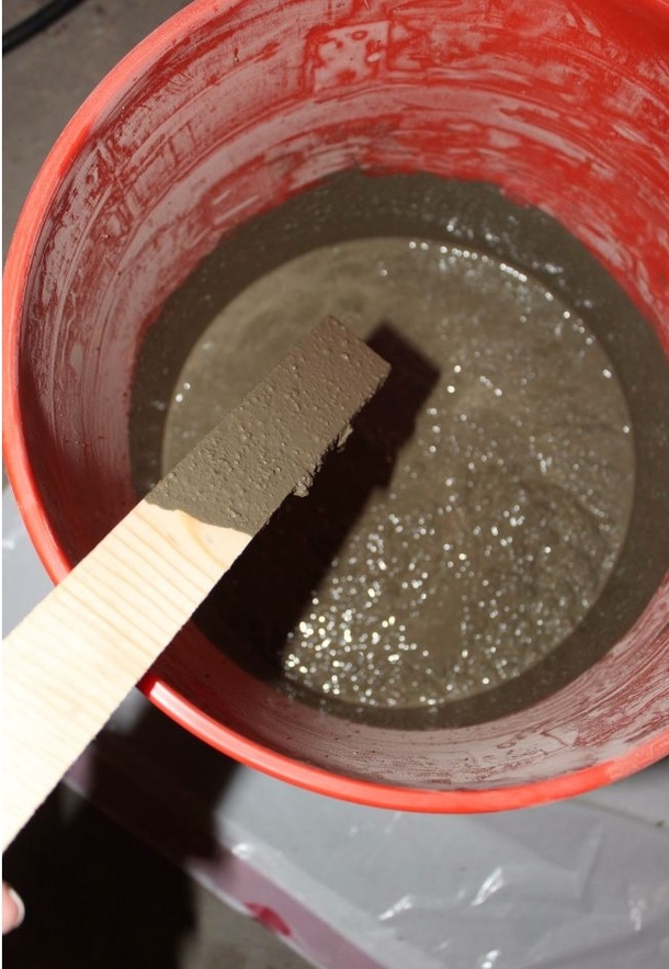 She Takes A Towel And Dips It In Cement. After It Dries She Turns It Over And Reveals THIS. AMAZING! - picture 3