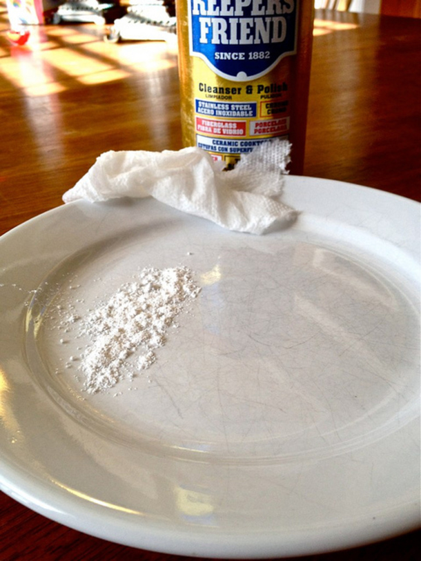 She Was Going To Throw All Her Tupperware Out Until She Learned This Trick - picture 17