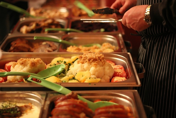 Shocking: Lunch lady was fired for feeding child who couldn’t pay - picture 2