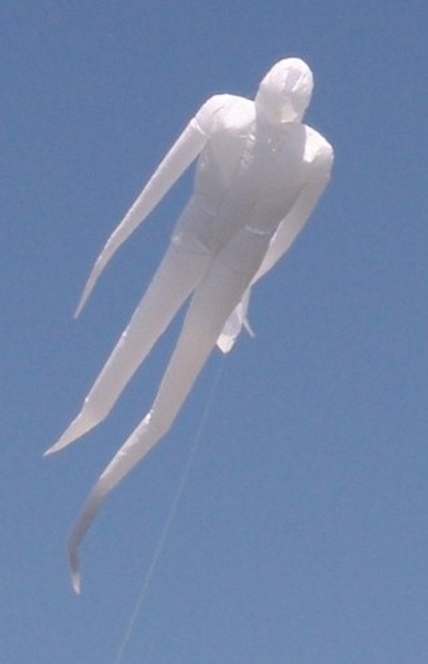 Shoppers Flee When Human-Shaped Cloud Appears Over Shopping Center - picture 5