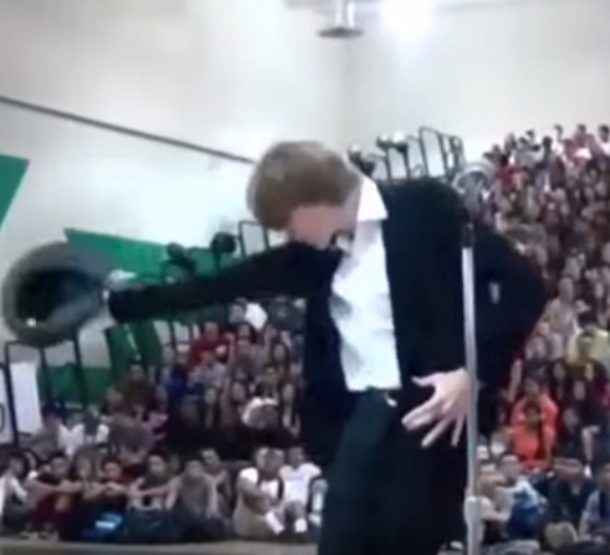 Shy Teen Steps In Front Of Packed Talent Show Crowd, Explodes The Stage With His Moves - picture 5